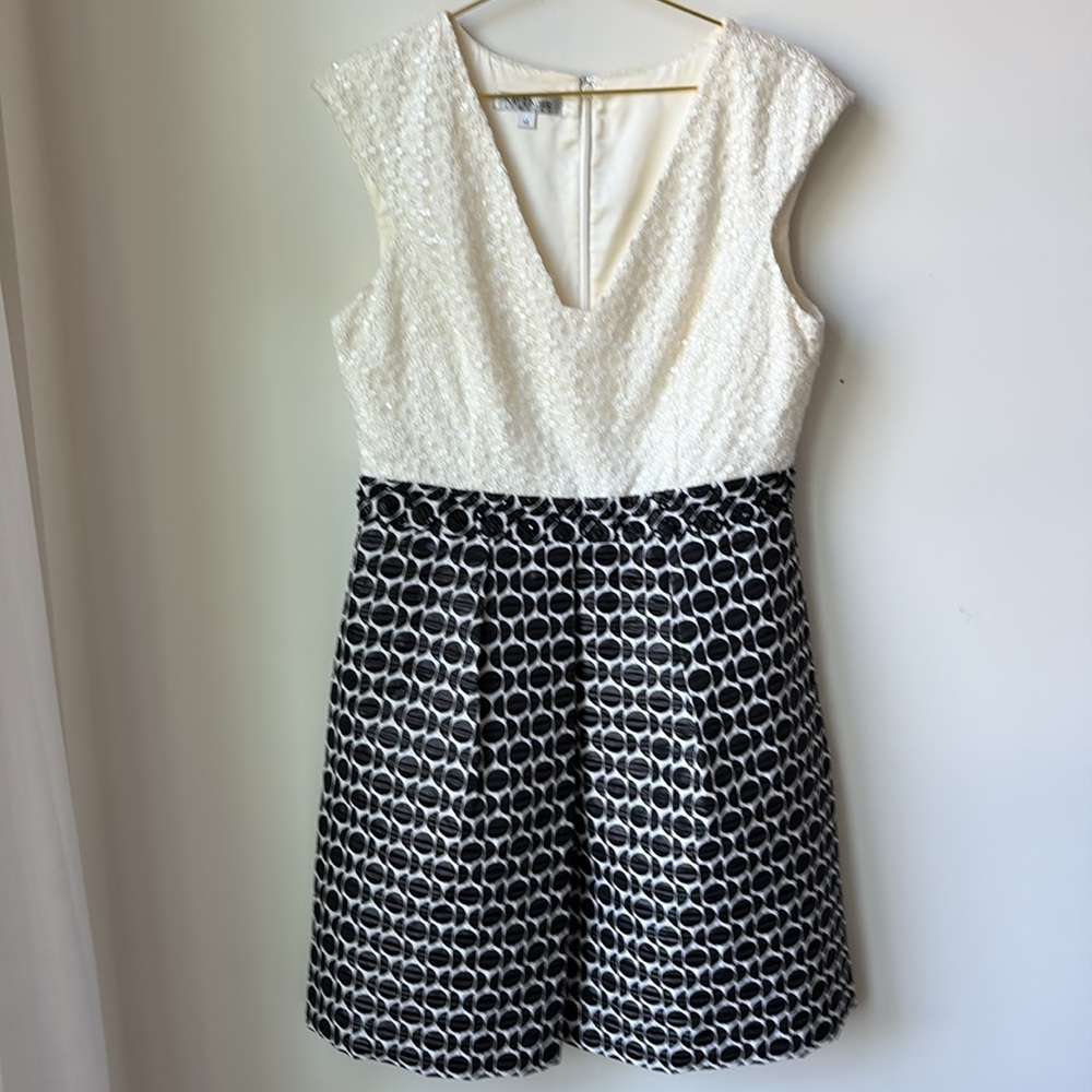 Kay Unger New York Cocktail Dress in Cream & Black Sequins Pleated Lined Size 14